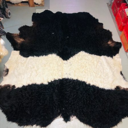 Chromfrei gegerbtes schwarz-weiĂźes Belted Galloway - Nr 070