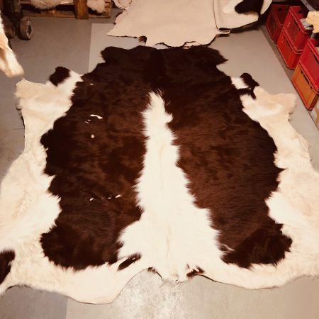 Chromfrei gegerbter Simmentaler Bulle - rot/braun - 225 x 230 cm - Nr 028