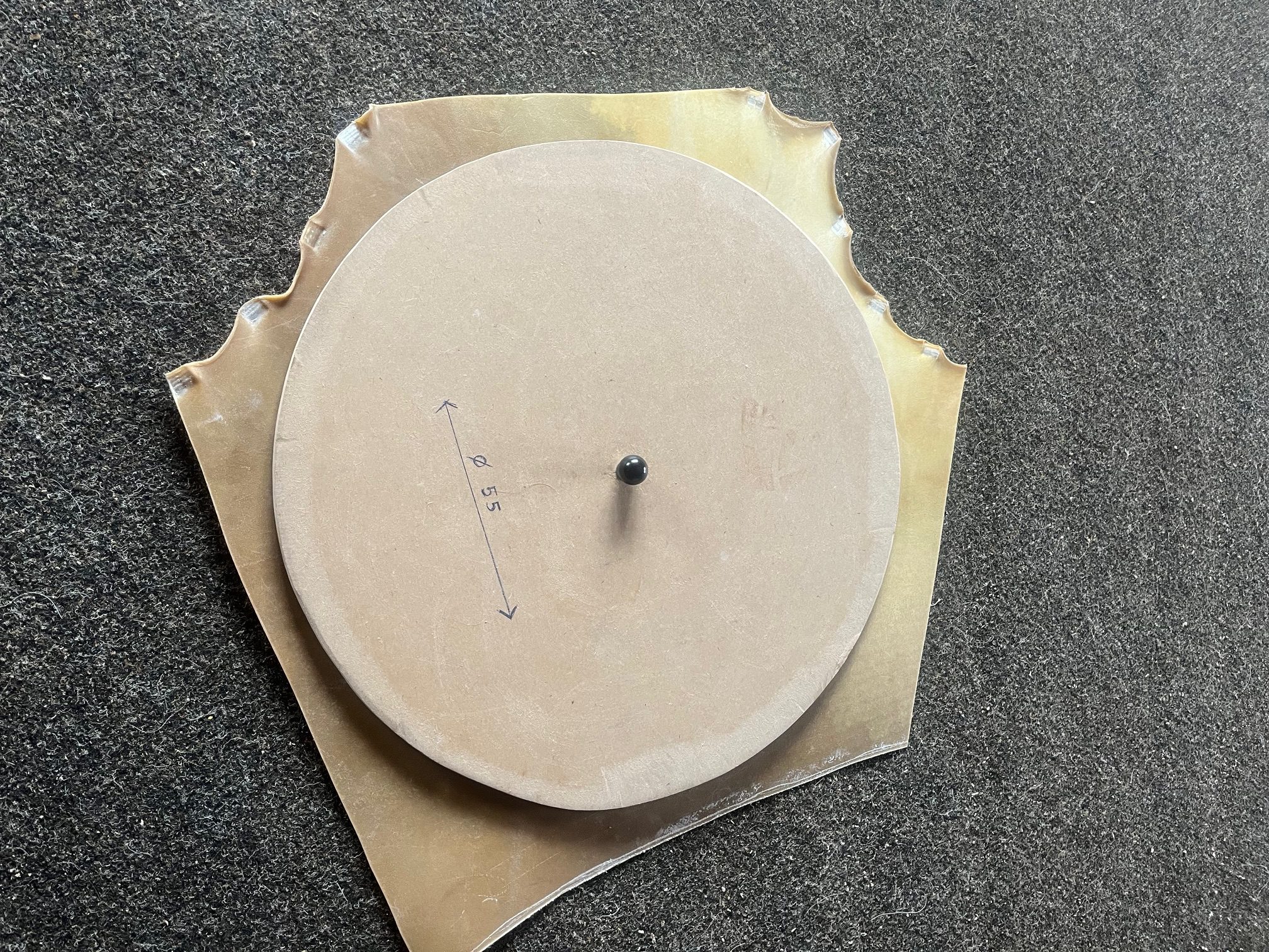 Rinderrohhaut (enthaarte Haut) – ideal für stabile Trommeln – Ø 55 cm nutzbar